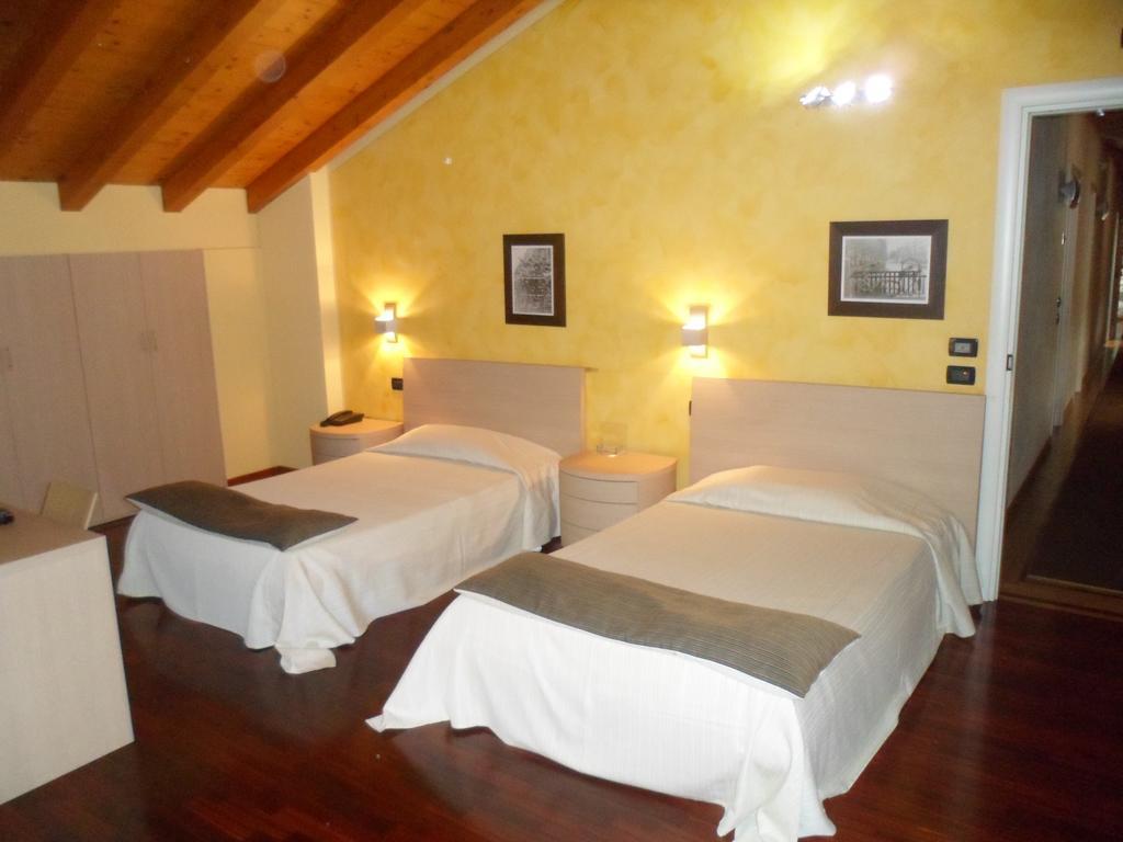 Hotel Fontana Santa